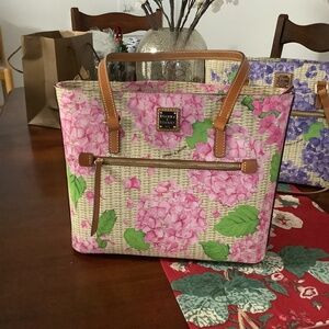 NWT Dooney & Bourke Hydrangea Basketweave Shopper in Pink